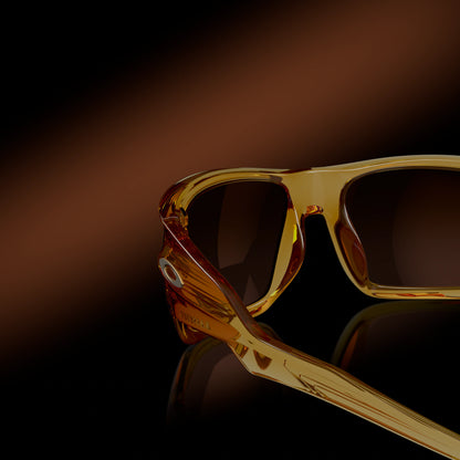 Oakley Masseter Alexia Putellas - Translucent Light Curry/Prism Brown Gradient