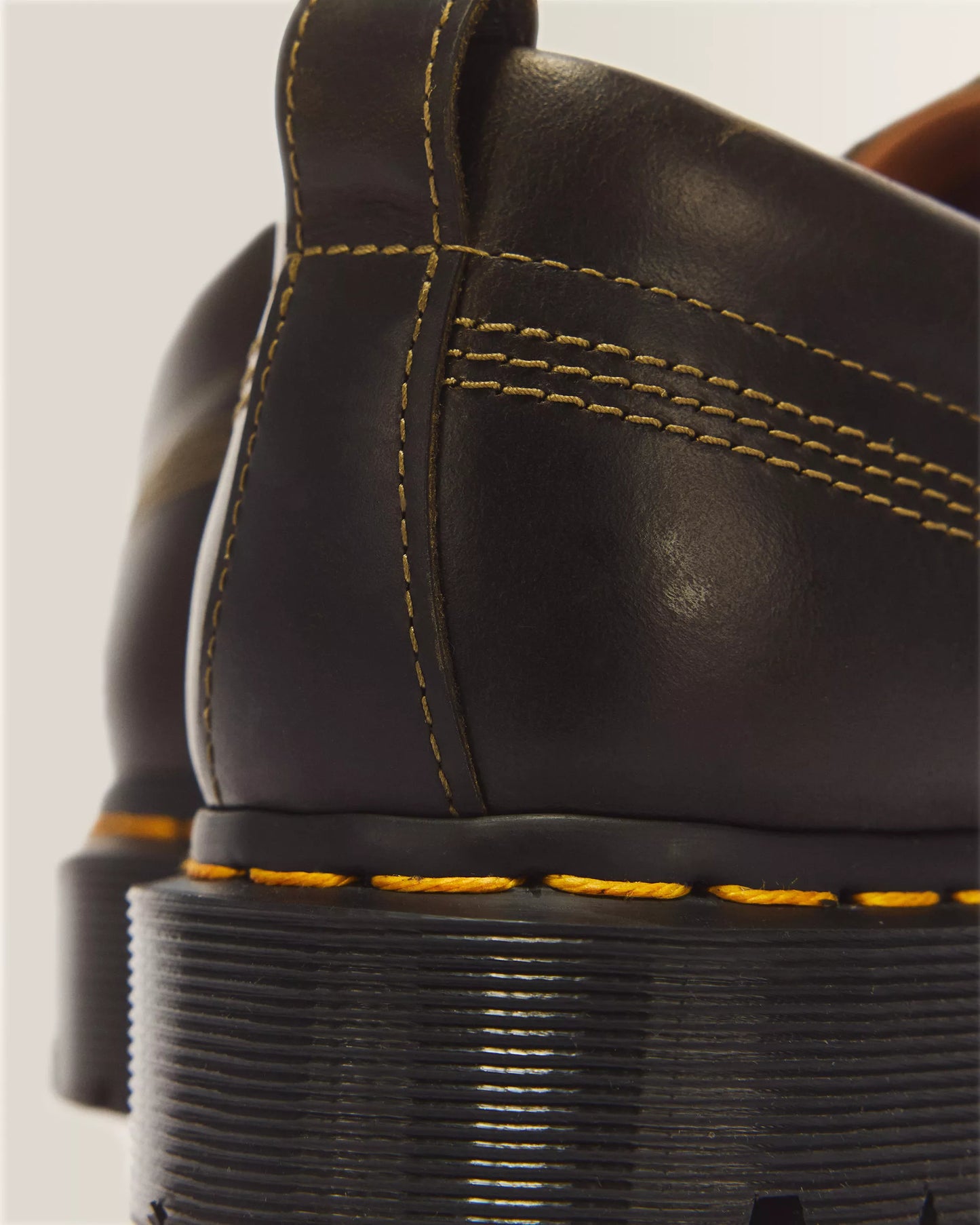 Dr. Martens Lowell DMS Olive