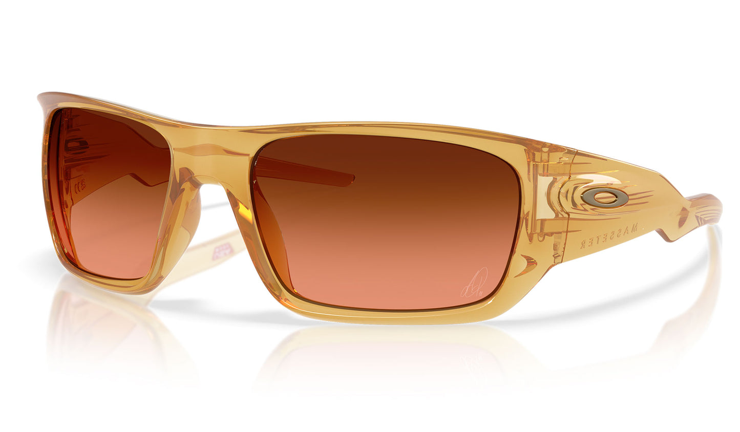Oakley Masseter Alexia Putellas - Translucent Light Curry/Prism Brown Gradient